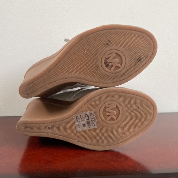 Michael Kors Wedge Ankle Bootie 6.5M - Picture 5 of 9